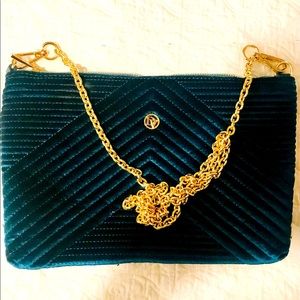 LA Diva Turquoise blue velvet chevron & striped envelope style purse w/chain